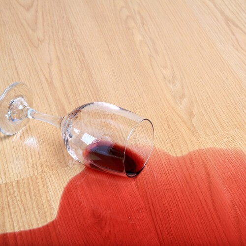 Wine Spill Laminate | Location Carpet